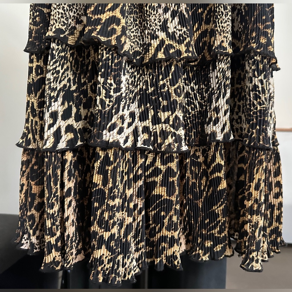 Mellóday Leopard Dress - Picture 10 of 15